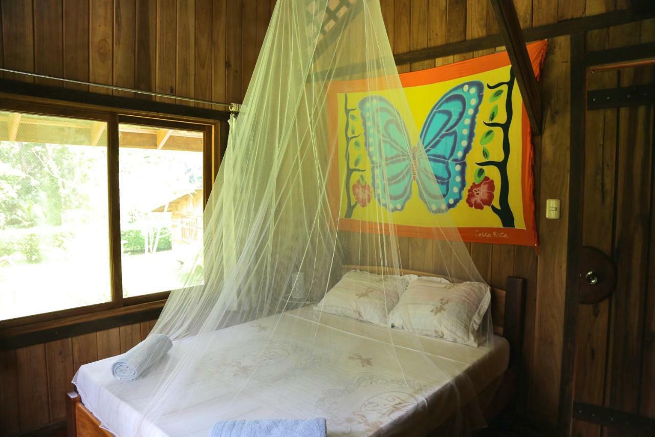 Hotel & Cabinas Nadine Cahuita Exterior photo